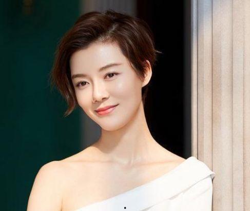 娱乐吃瓜女艺人出道,女艺人出道之路